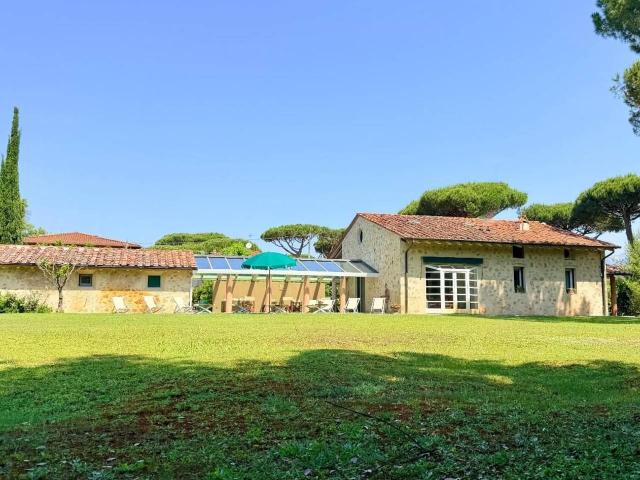 Villa Indipendente in affitto a Tonfano, Toscana