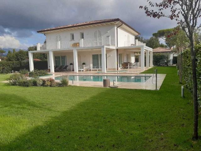 Villa Indipendente in affitto a Tonfano, Toscana