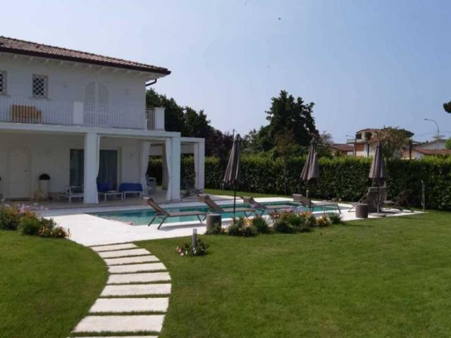 Villa Indipendente in affitto a Tonfano, Toscana