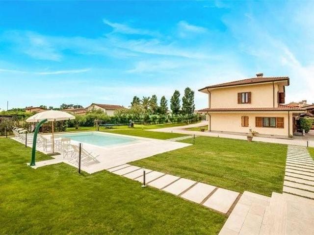 Villa Indipendente in affitto a Tonfano, Toscana