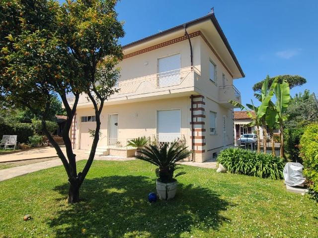 Villa Indipendente in affitto a Crociale, Tonfano