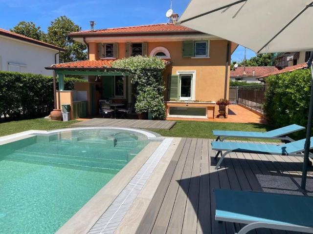 Villa Indipendente in affitto a Tonfano, Toscana