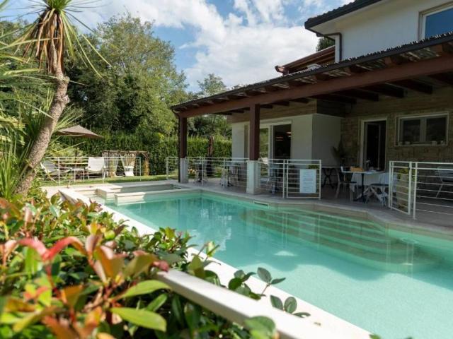 Villa Indipendente in affitto a Tonfano, Toscana