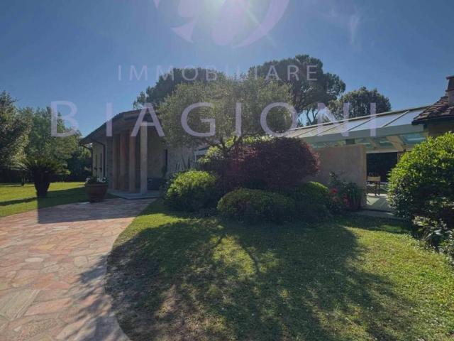 Villa Indipendente in affitto a Tonfano, Toscana