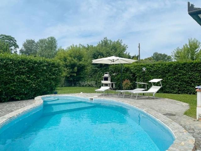 Villa Indipendente in affitto a Tonfano, Toscana