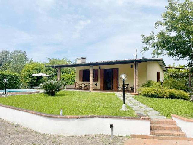 Villa Indipendente in affitto a Tonfano, Toscana