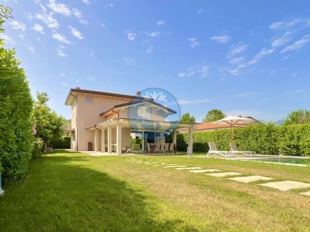 Villa Indipendente in affitto a Tonfano, Toscana