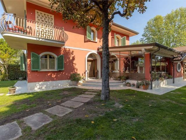 Villa Indipendente in affitto a Tonfano, Toscana
