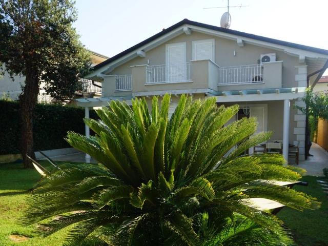 Villa Indipendente in affitto a Tonfano, Toscana