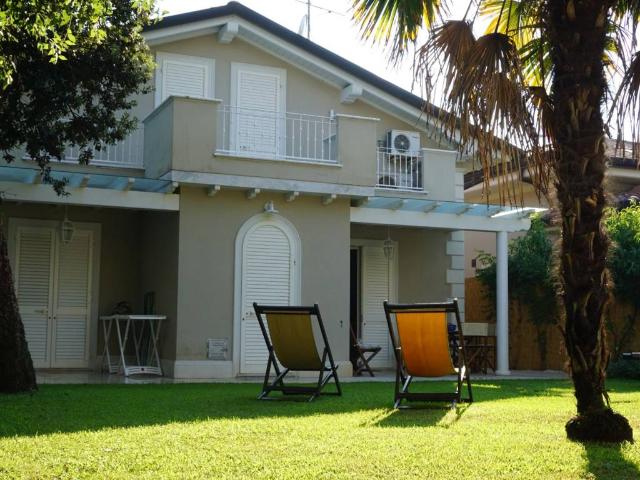 Villa Indipendente in affitto a Tonfano, Toscana