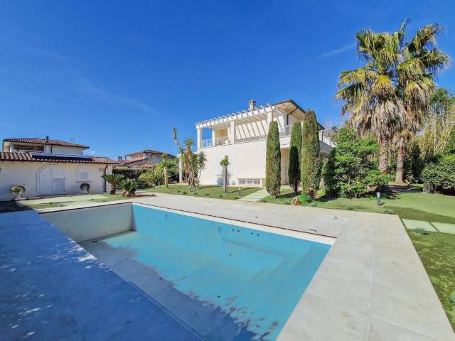 Villa Indipendente in affitto a Tonfano, Toscana