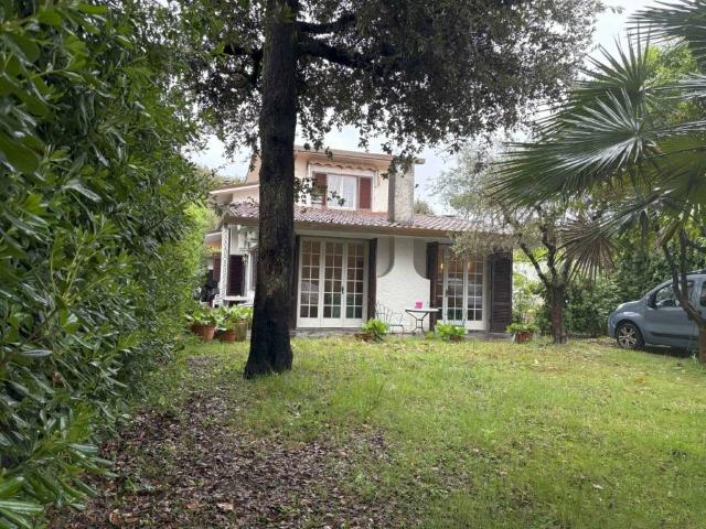 Villa Indipendente in affitto a Tonfano, Toscana