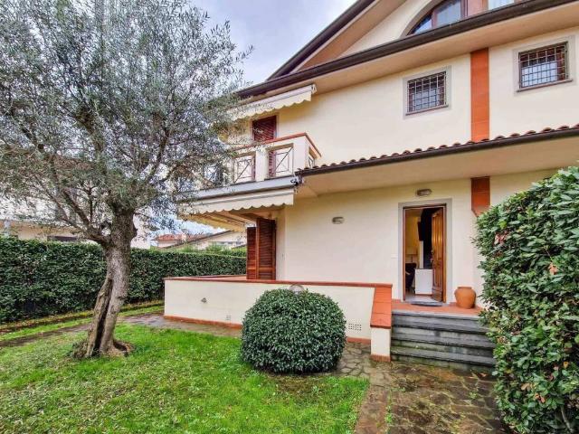 Villa Indipendente in affitto a Tonfano, Toscana