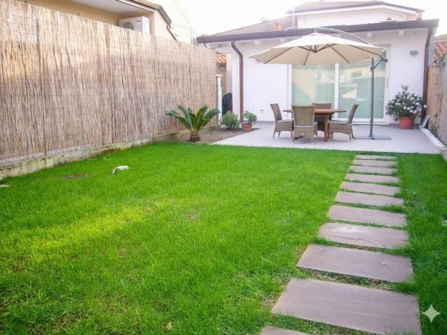 Villa Indipendente in affitto a Tonfano, Toscana