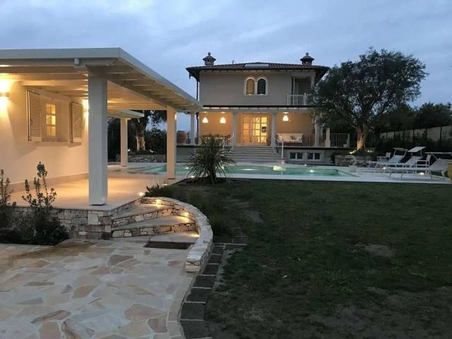 Villa Indipendente in affitto a Crociale, Tonfano