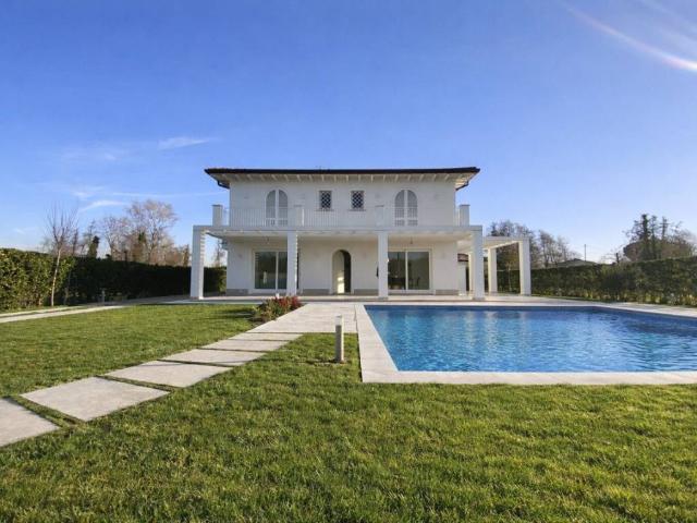 Villa Indipendente in affitto a Tonfano, Toscana