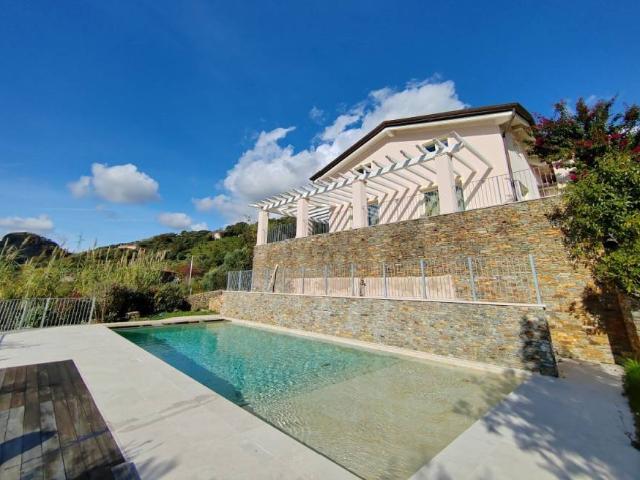 Villa Indipendente in affitto a Caranna, Forte Dei Marmi