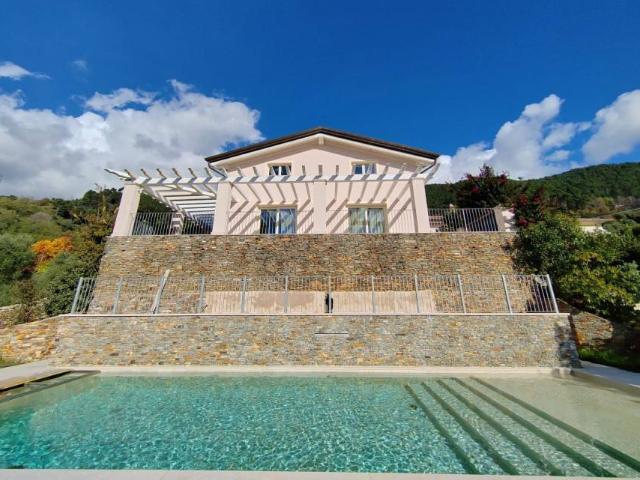 Villa Indipendente in affitto a Caranna, Forte Dei Marmi