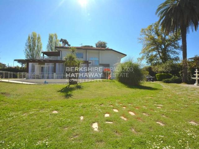 Villa Indipendente in affitto a Tonfano, Toscana