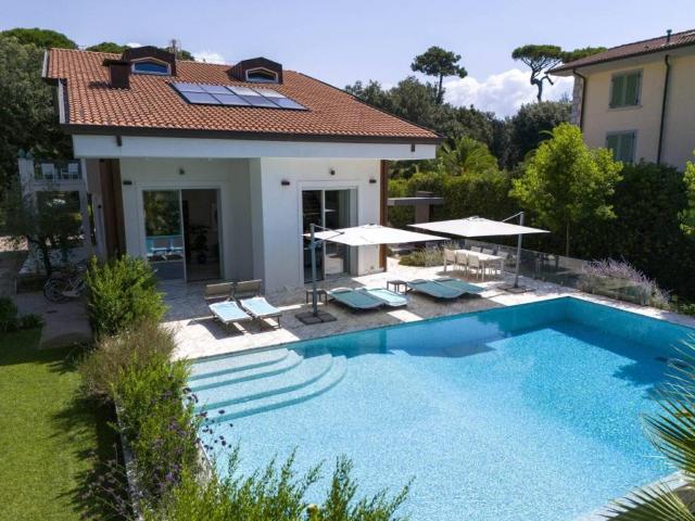 Villa Indipendente in affitto a Tonfano, Toscana