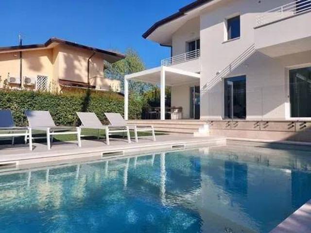 Villa Indipendente in affitto a Tonfano, Toscana