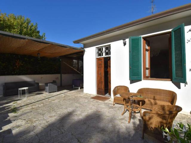 Villa Indipendente in affitto a Tonfano, Toscana