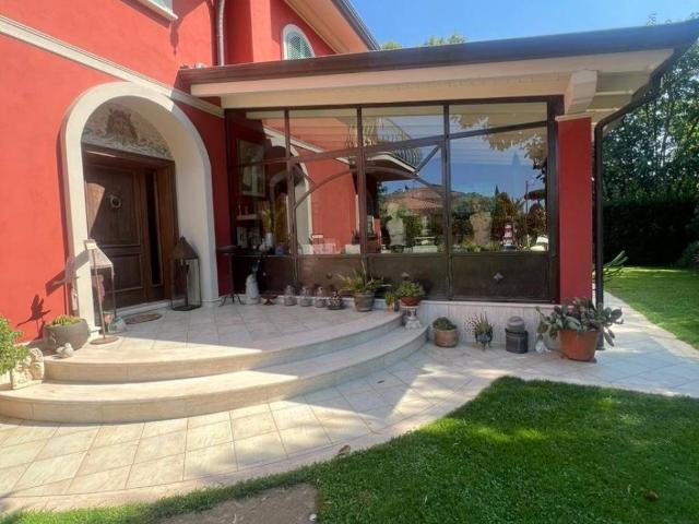 Villa Indipendente in affitto a Tonfano, Toscana