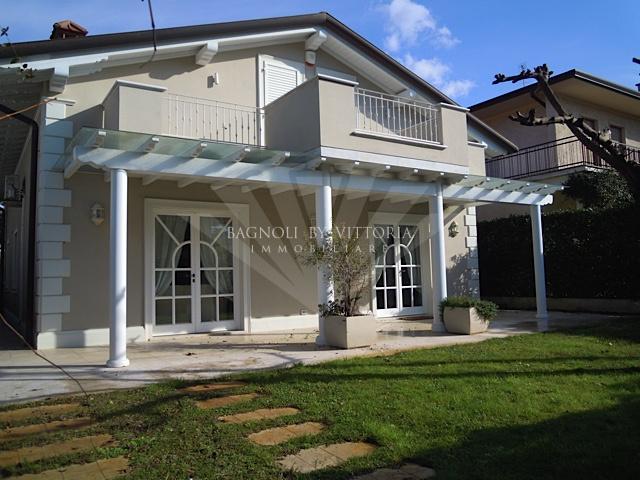 Villa Indipendente in affitto a Tonfano, Toscana