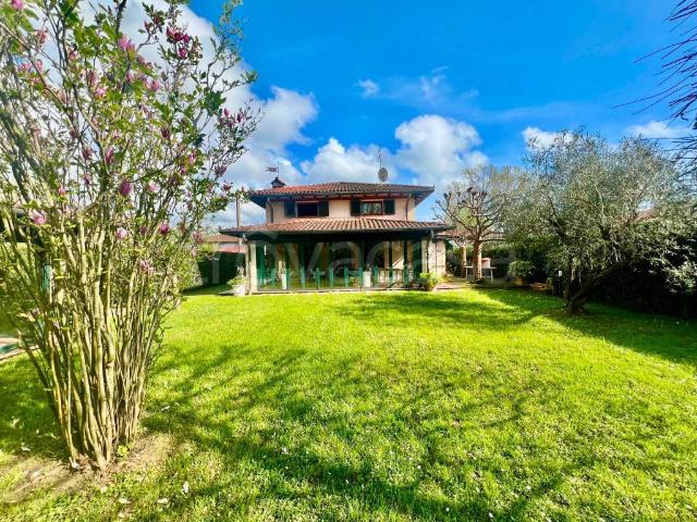Villa Indipendente in affitto a Tonfano, Toscana