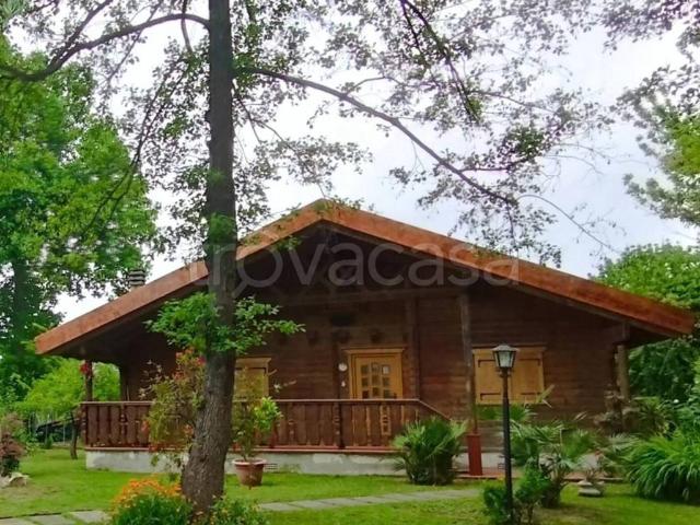 Villa Indipendente in affitto a Fabbreria, Campello Sul Clitunno