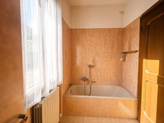 Villa Indipendente in affitto a Polpenazze, Lombardia