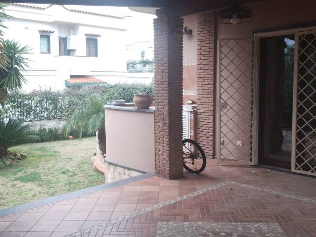 Villa Indipendente in affitto a La Schiana, Pozzuoli