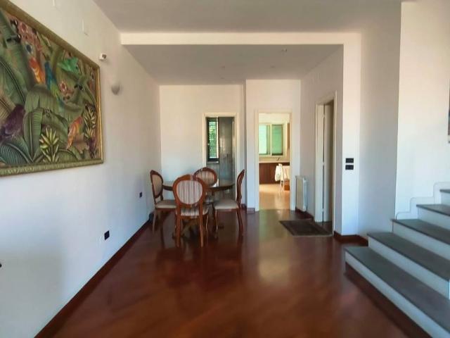 Villa Indipendente in affitto a Pozzuoli, Campania
