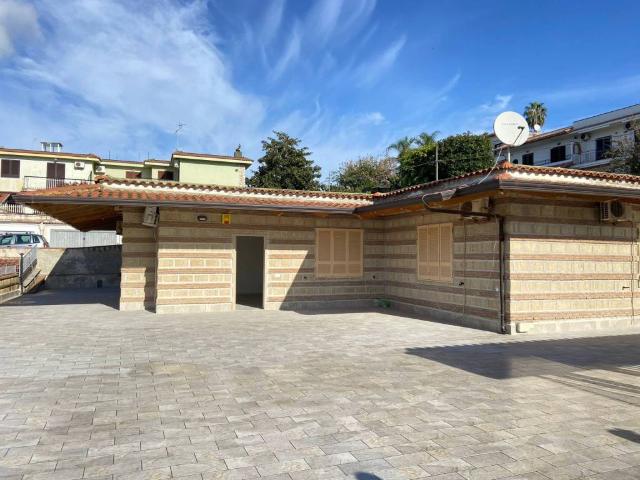 Villa Indipendente in affitto a Pozzuoli, Campania