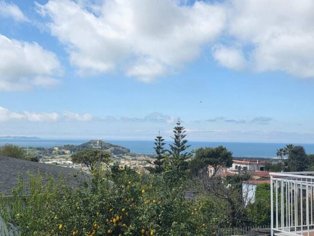 Villa Indipendente in affitto a Pozzuoli, Campania