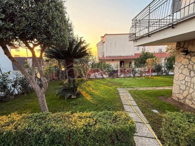 Villa Indipendente in affitto a Pozzuoli, Campania