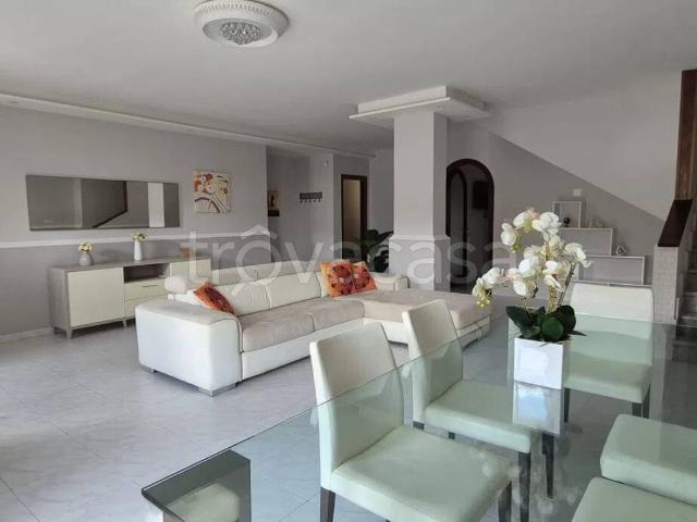 Villa Indipendente in affitto a Toiano, Pozzuoli