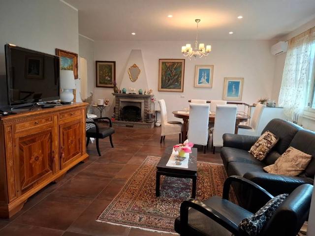 Villa Indipendente in affitto a La Macine, Prato