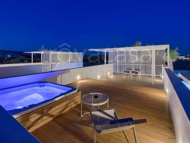 Villa Indipendente in affitto a Fabbreria, Cortaccione