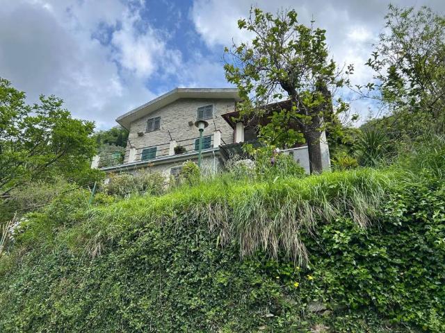 Villa Indipendente in affitto a Rapallo, Liguria