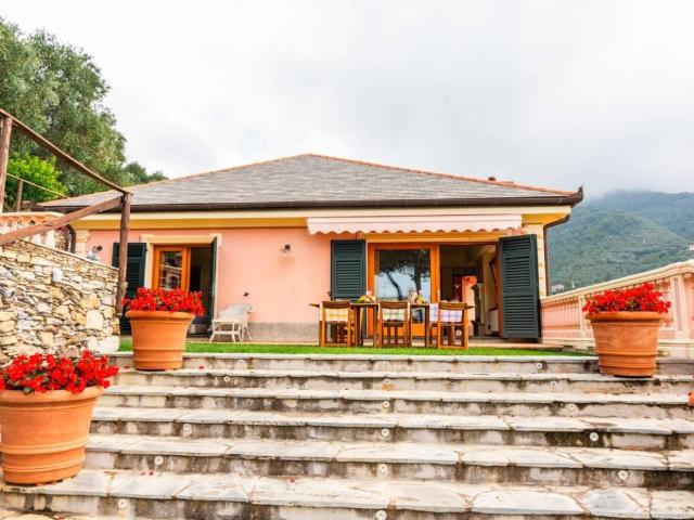 Villa Indipendente in affitto a San Michele di Pagana, Rapallo