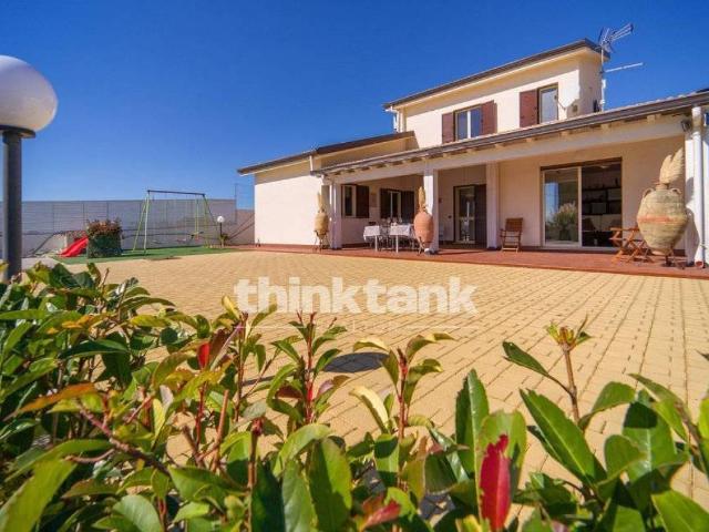 Villa Indipendente in affitto a Belvedere, Falcone