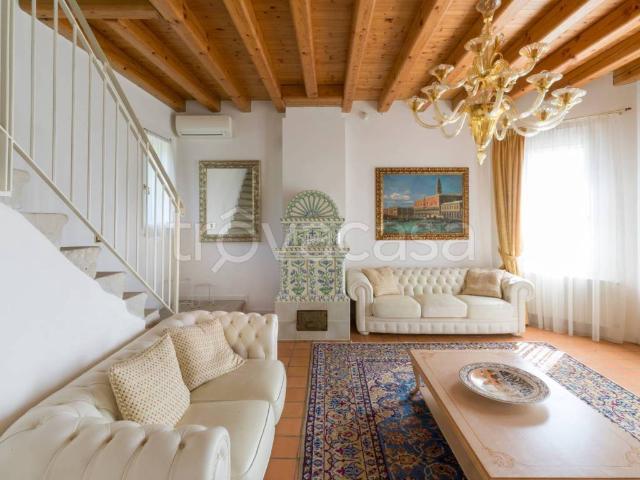 Villa Indipendente in affitto a Refrontolo, Veneto