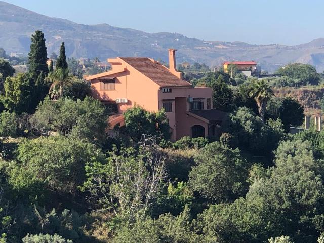 Villa Indipendente in affitto a Gallina, Calabria