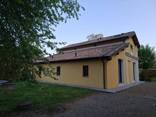 Villa Indipendente in affitto a Roncina, Re
