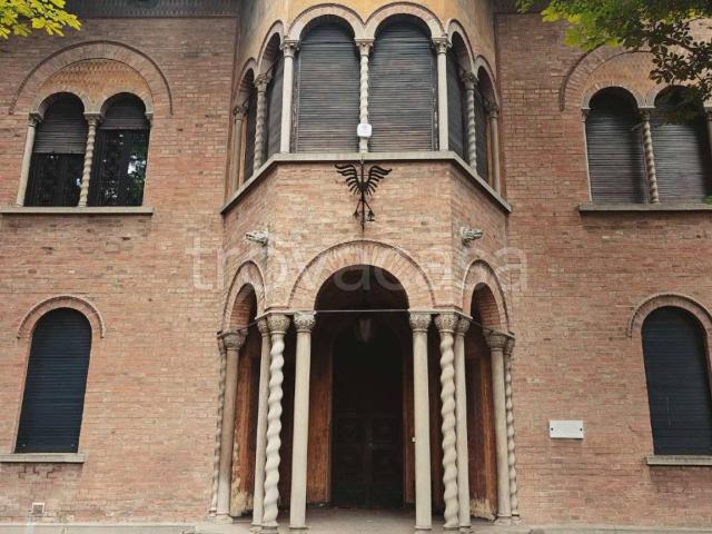 Villa Indipendente in affitto a Santo Stefano città, Re