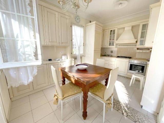 Villa Indipendente in affitto a Abissinia, Riccione