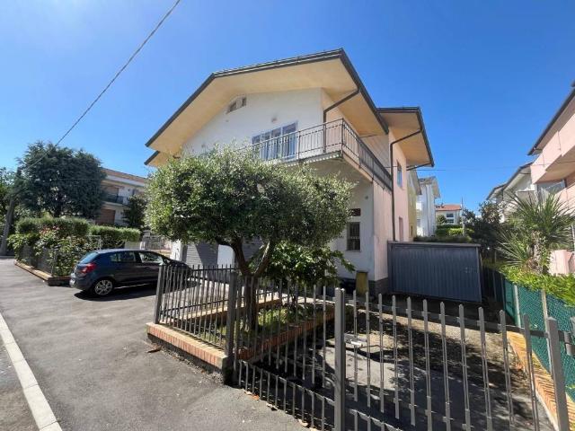 Villa Indipendente in affitto a Spontricciolo, Riccione