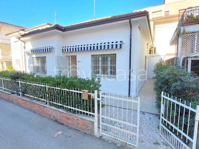 Villa Indipendente in affitto a Abissinia, Riccione