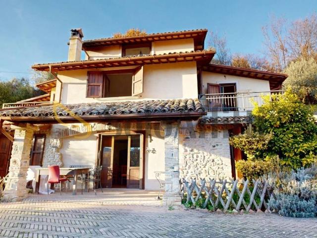 Villa Indipendente in affitto a Rieti, Lazio